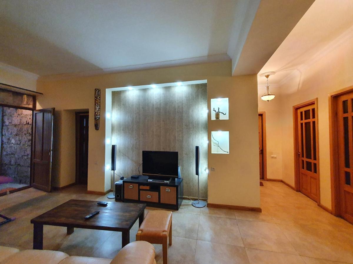 Capsule Hostel In Center Γιερεβάν Εξωτερικό φωτογραφία